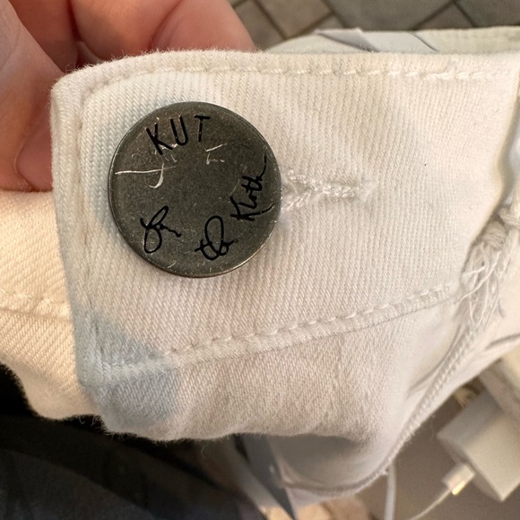 New with Tags Kut from the Kloth size 2 white denim Mia Toothpick Skinny - Picture 5 of 16